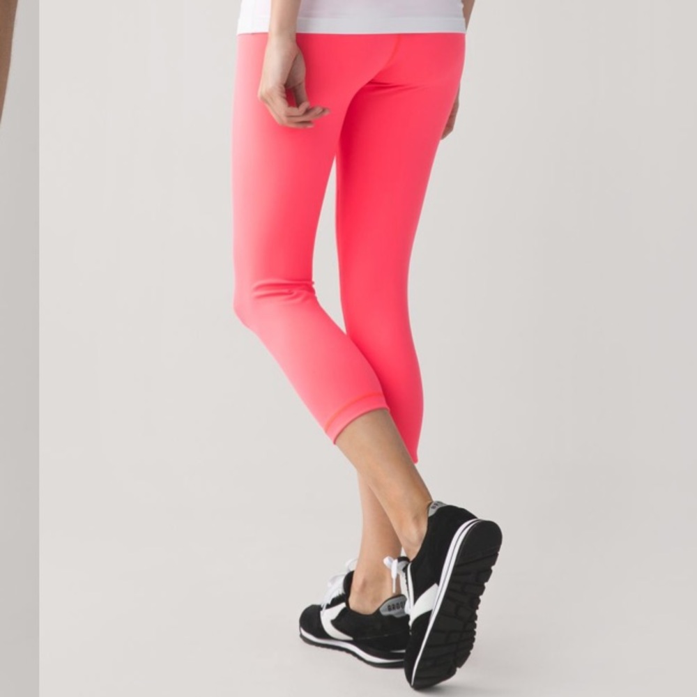 Lululemon Wunder Under Crop II- RARE 🦄